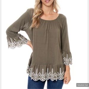New Fever Women’s Knit Top with Embroidery Size Medium